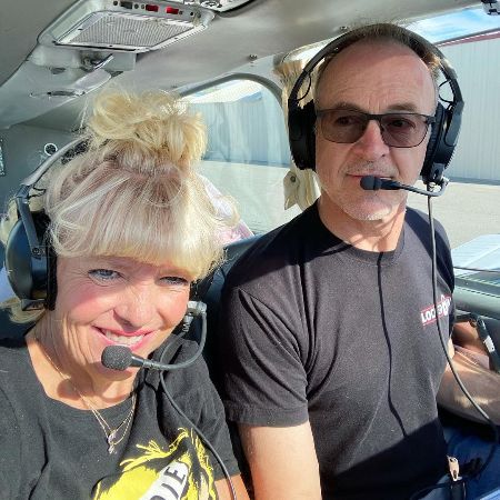 Stromie Lynch and her husband Mark Lynch took a selfie in the cockpit of a private plane.